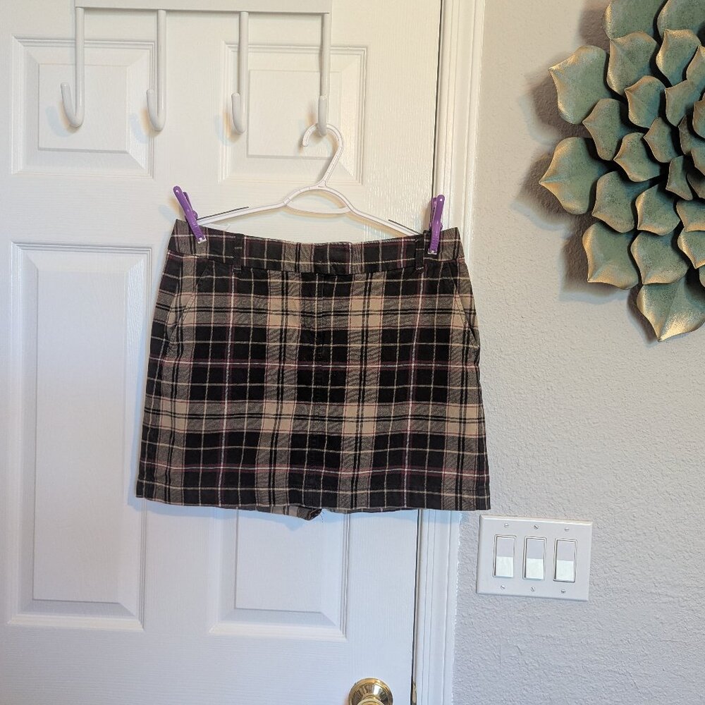 TOMMY HILFIGER | VINTAGE | PLAID | mini skirt | Y2K | EUC | Tan Burgundy Black